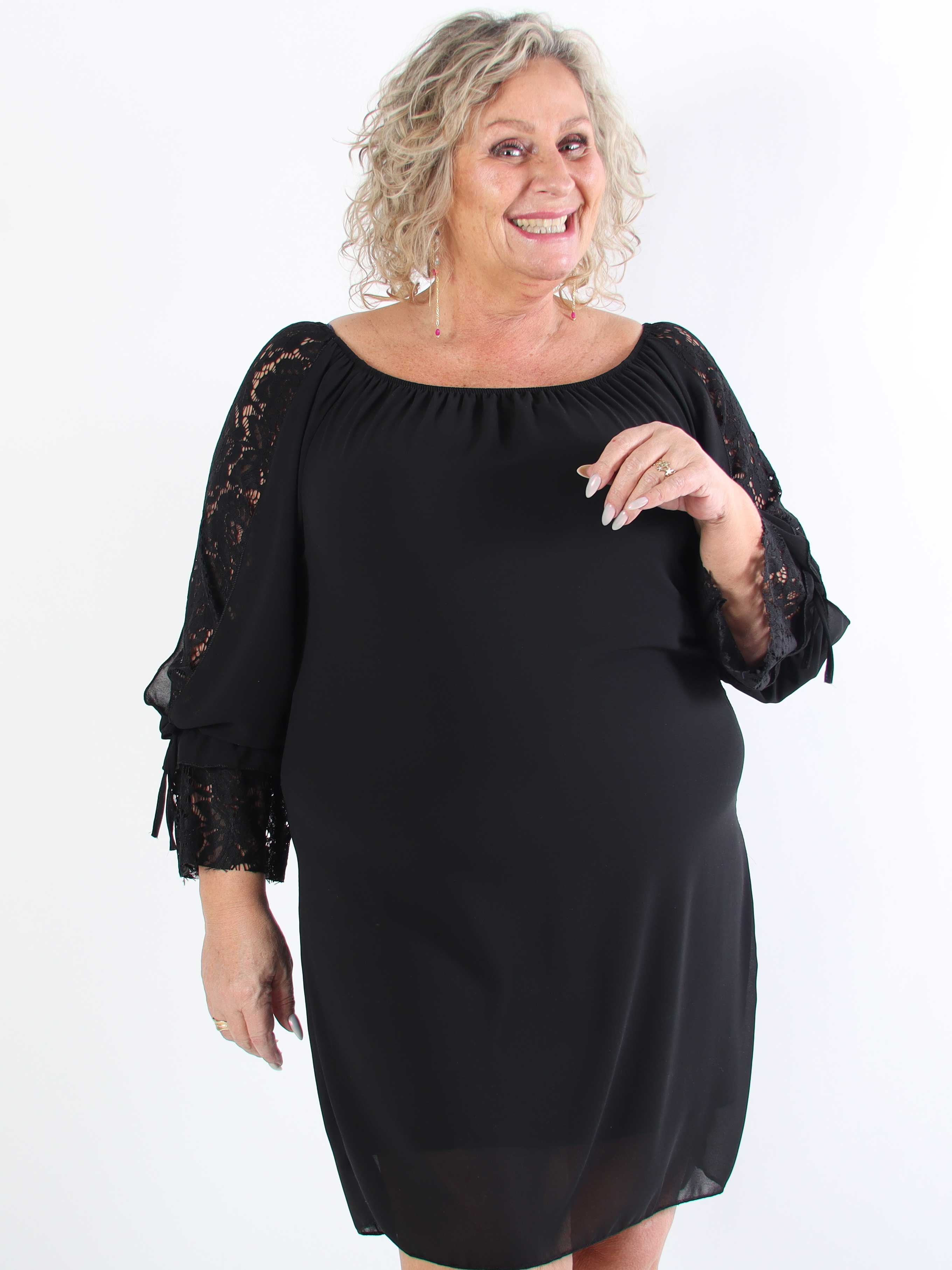 Lupita - Plus size tunikaklänning med spetsärmar